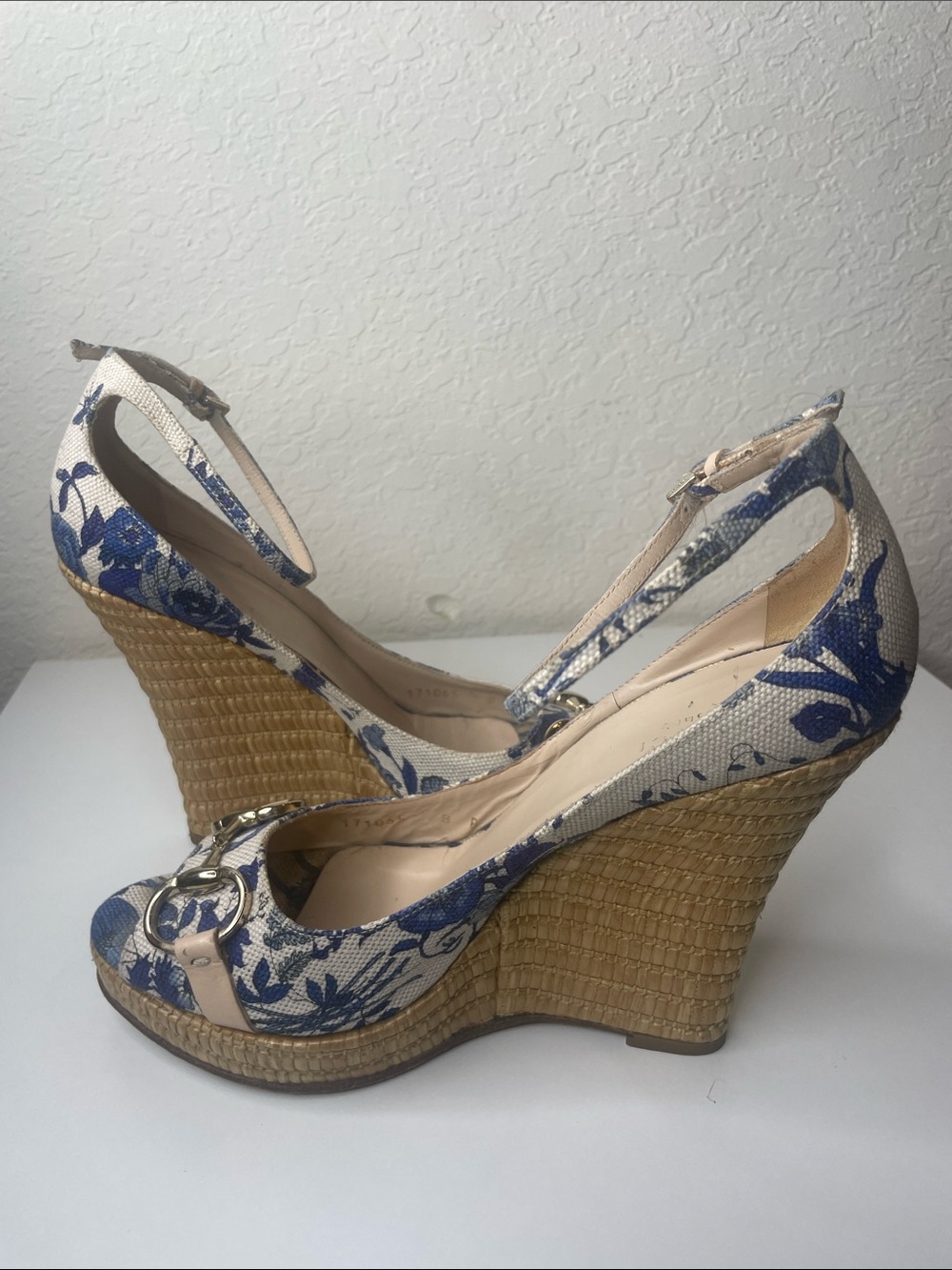 Authentic Gucci Floral Horsebit Ankle strap Charlotte wedge sandal size 8 - Picture 8 of 8